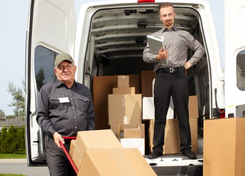 Professional man and van service for flat removals in Croftonpark