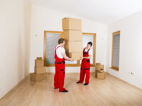 Local removals van serving homes and businesses in Croftonpark
