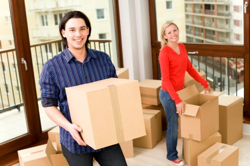 Local removal truck hire for flat and house moves in Crofton Park